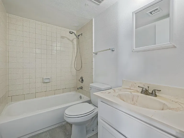 11002 N 15th Ave #4 — Photo 17