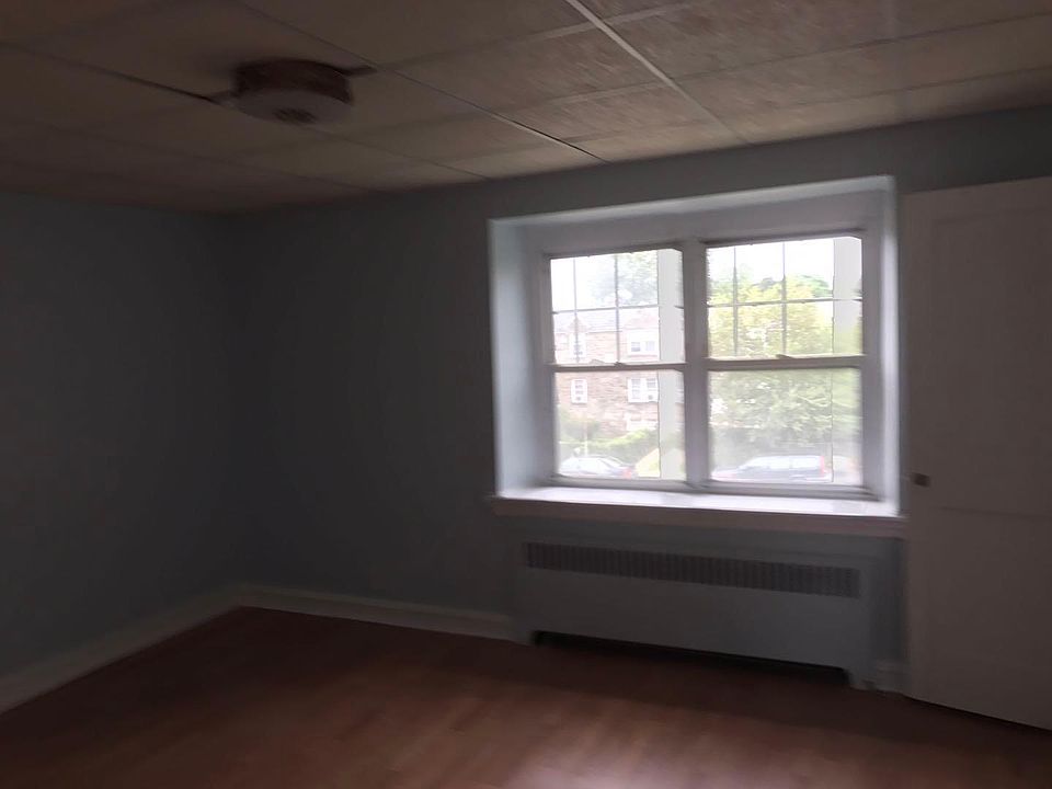 1st image of 1573 Devereaux Ave