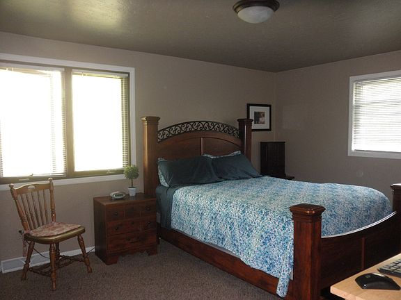 2nd image of 405 St Bernard Dr