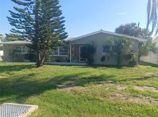 120 Causeway Blvd, Belleair Beach, FL 33786