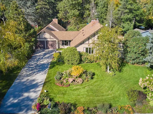 824 Forest Dale Rd, New Brighton, MN 55112