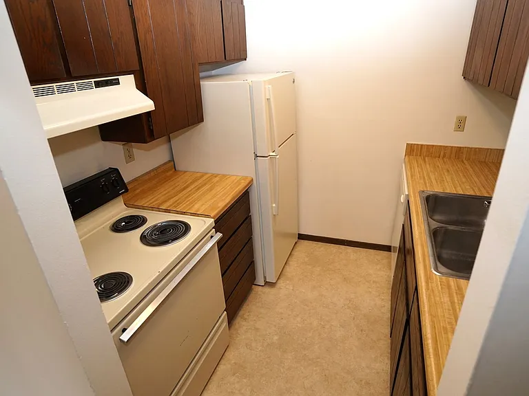 129-137 E Richards Rd — Photo 14