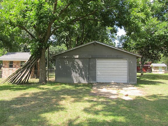 5th image of 1200 Peschel Ln