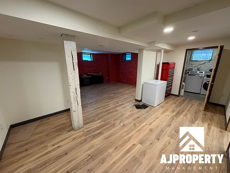 119 N Summit Ave — Photo 17