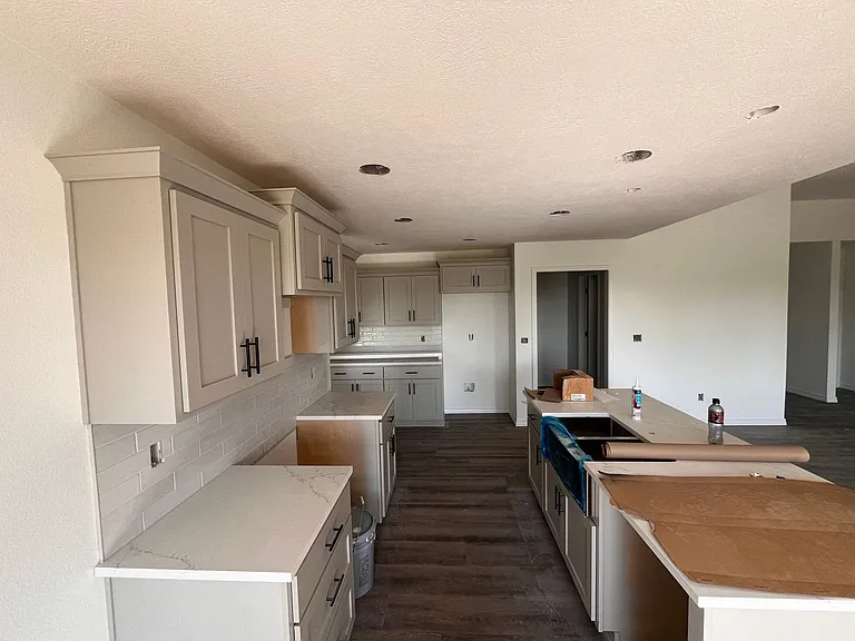 926 S Pindall Ln — Photo 5