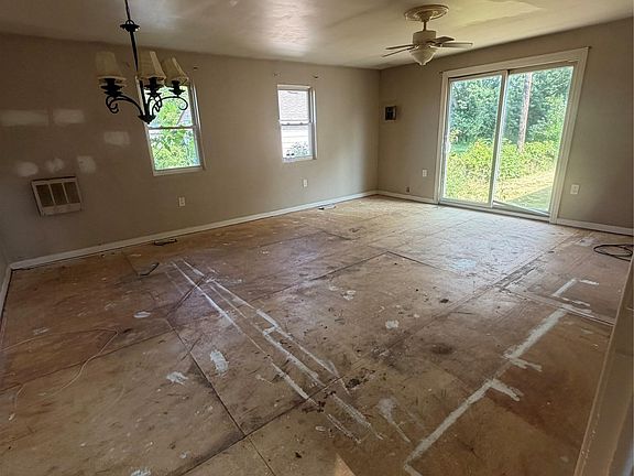 4th image of 1746 E Goulson Ave