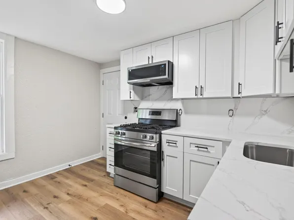 2218 Irving Ave N, Minneapolis, MN 55411