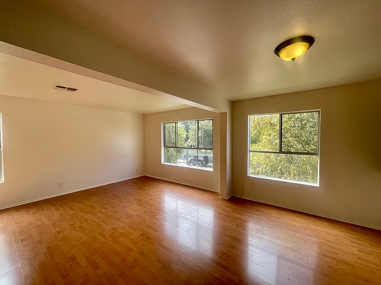613 E Palmer Ave #1 — Photo 2