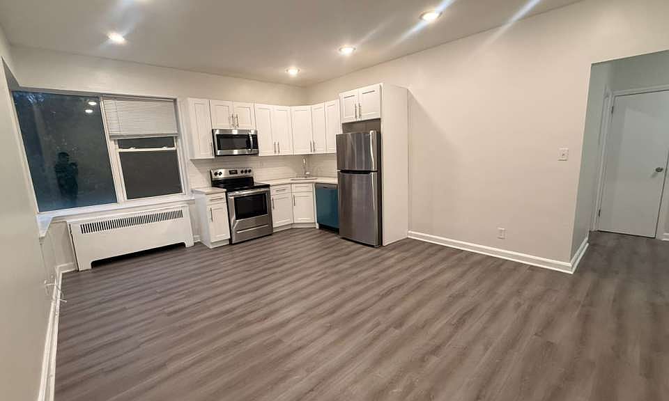 1st image of 824 Avenue C #23E