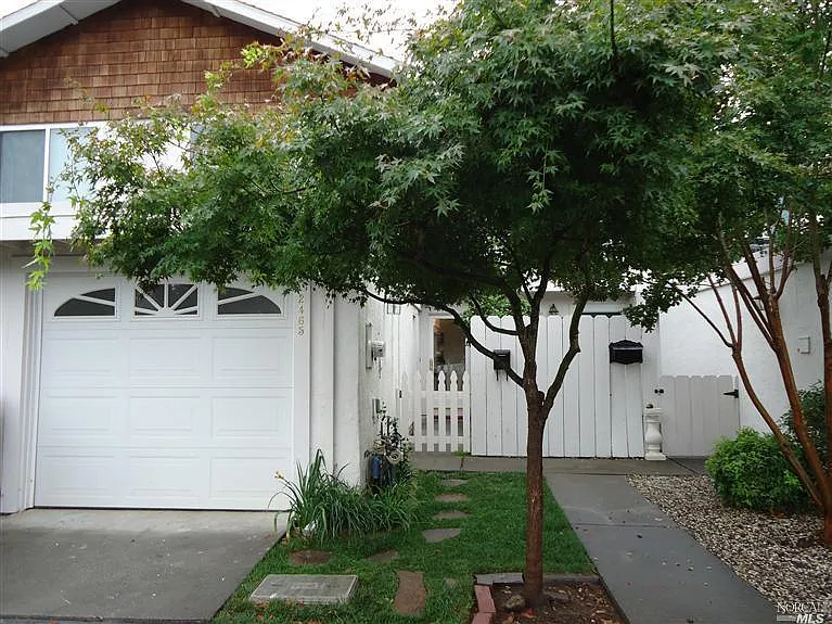 2465 Cabernet St