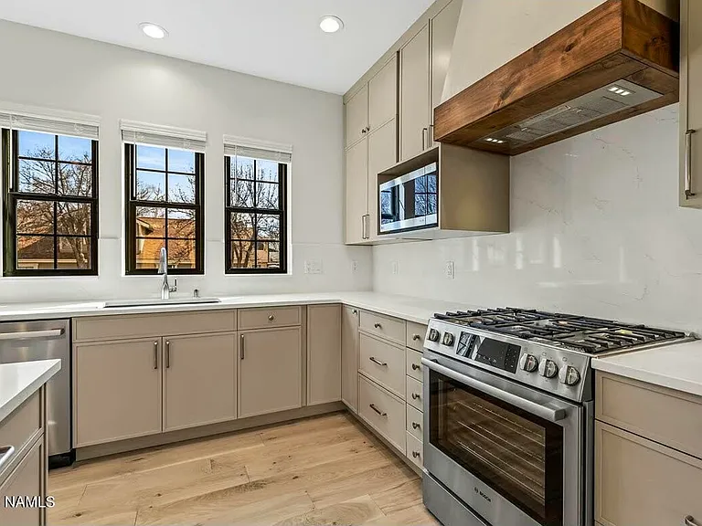 803 W Aspen Ave — Photo 7