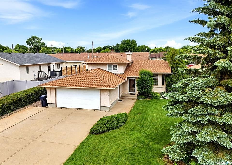 1st image of 105 Courtside CRESCENT