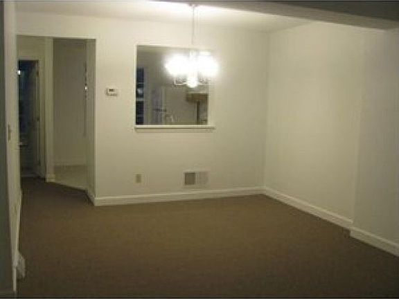 4th image of 30 School St