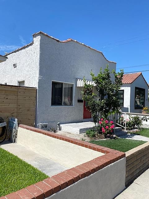 1st image of 131 La Verne Ave