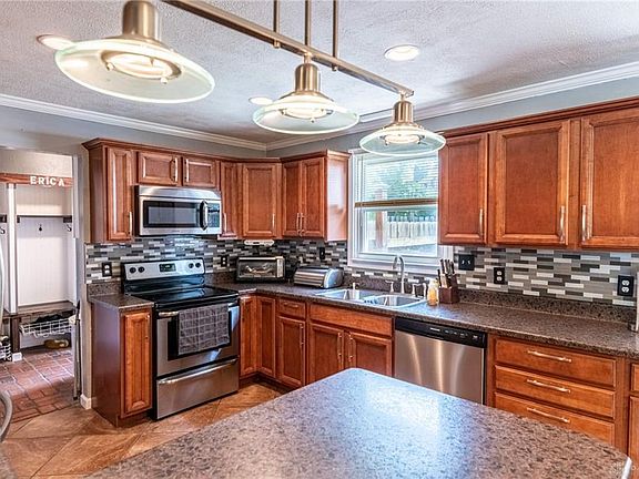 4th image of 2934 Eckley Blvd