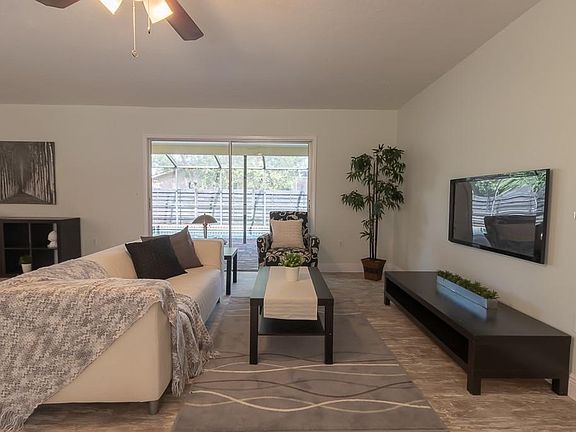 4th image of 4091 Basswood Dr