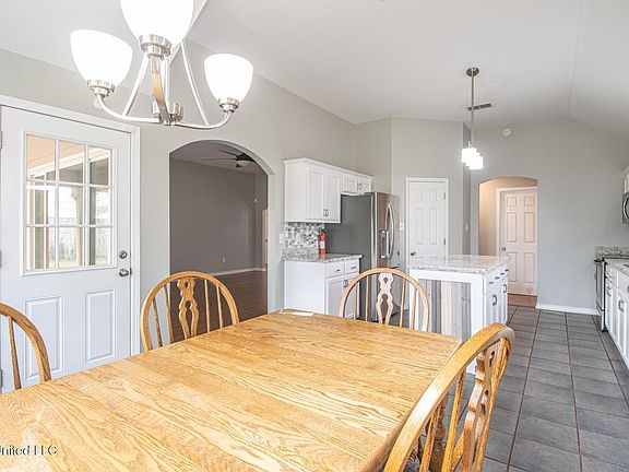 5th image of 13594 Tara Hills Dr
