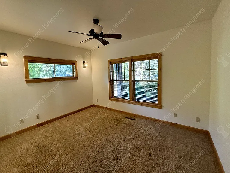20979 Miramar Dr — Photo 27