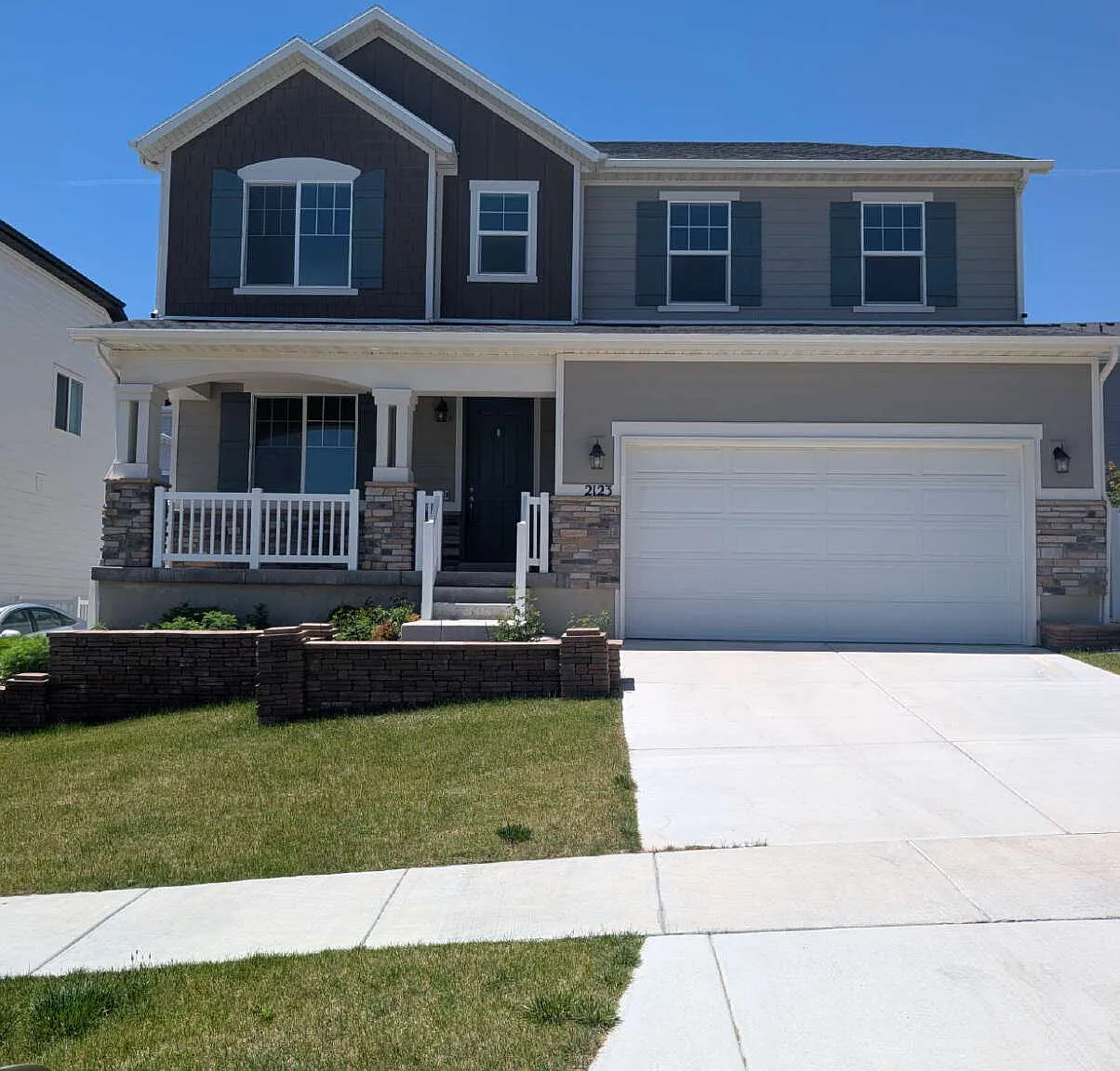 4 bed, 2.5 bath, 3728 sqft, $2,625 — Photo 1
