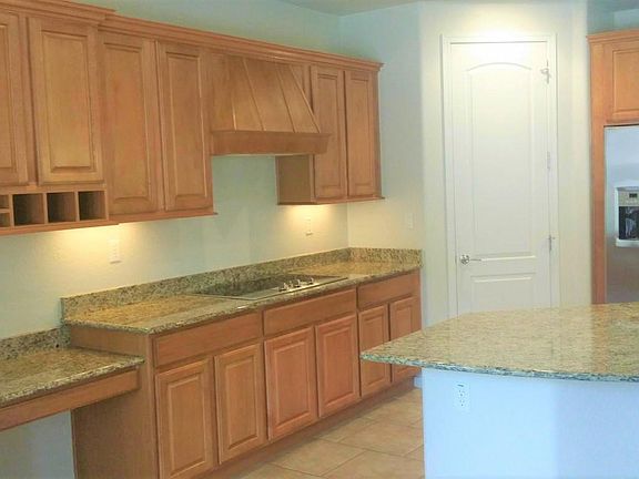 4th image of 3939 E Waller Ln
