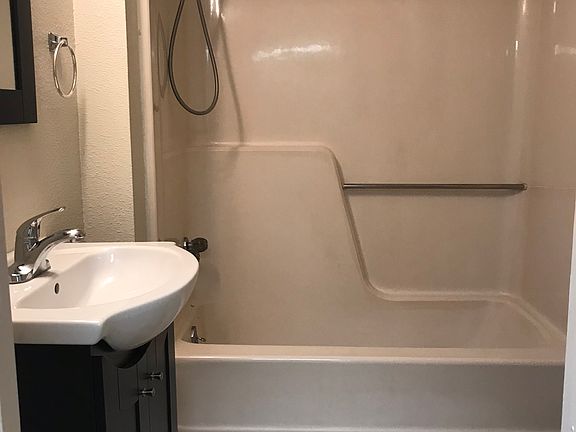 5th image of 10 Balsam Dr APT 4