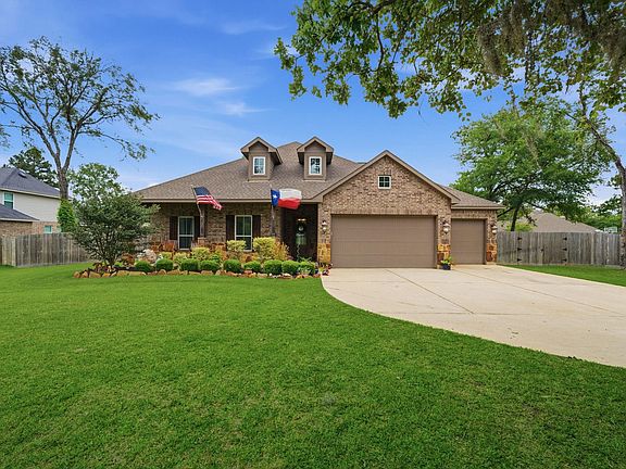 2nd image of 24913 Forest Cir