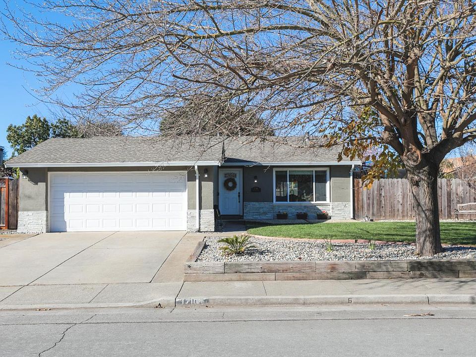 1st image of 17105 Peppertree Dr