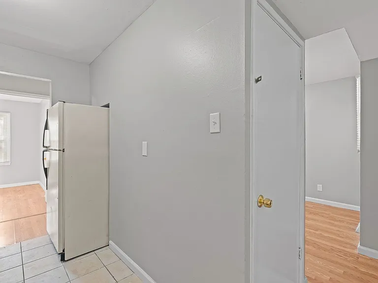 317 Cameron Rd — Photo 9