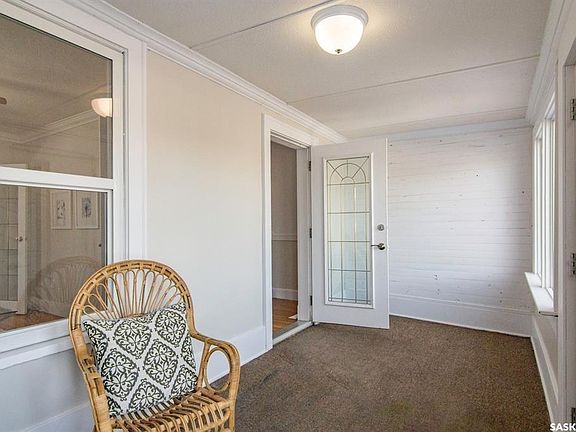 3rd image of 203 8th STREET W