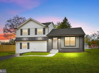 1035 Catalpa Rd, Warminster, PA 18974