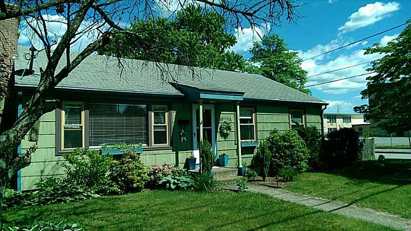 2nd image of 46 Lincoln Ave