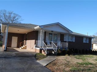 222 Thompson St, Starr, SC 29684