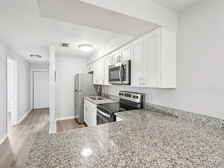 Heritage Palms Apartments — Photo 18