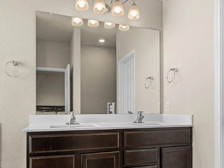 2416 Elba Dr — Photo 8