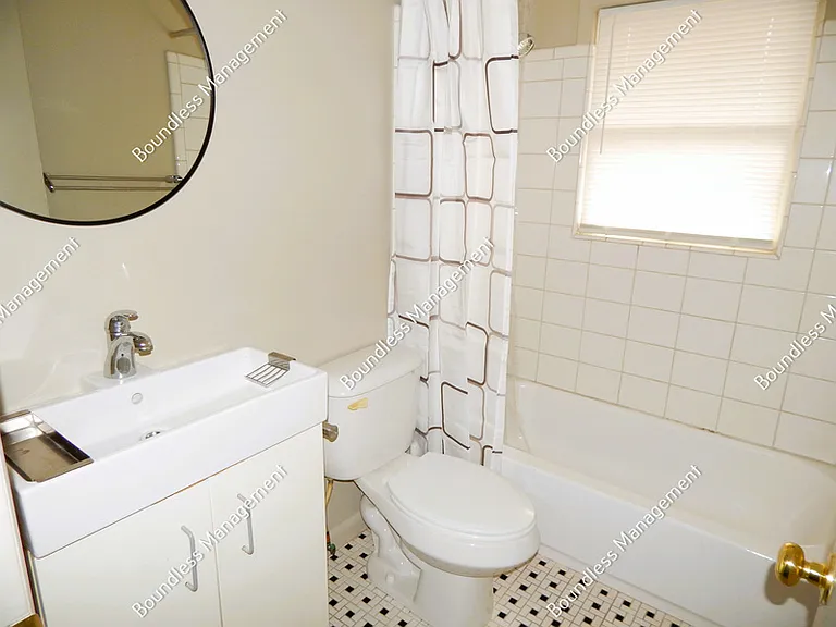 2476B Maple St #B — Photo 12