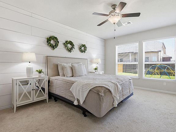 3rd image of 3113 Hidalgo Loop
