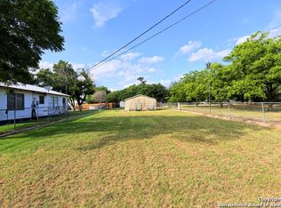 404 Palfrey St, Natalia, TX 78059