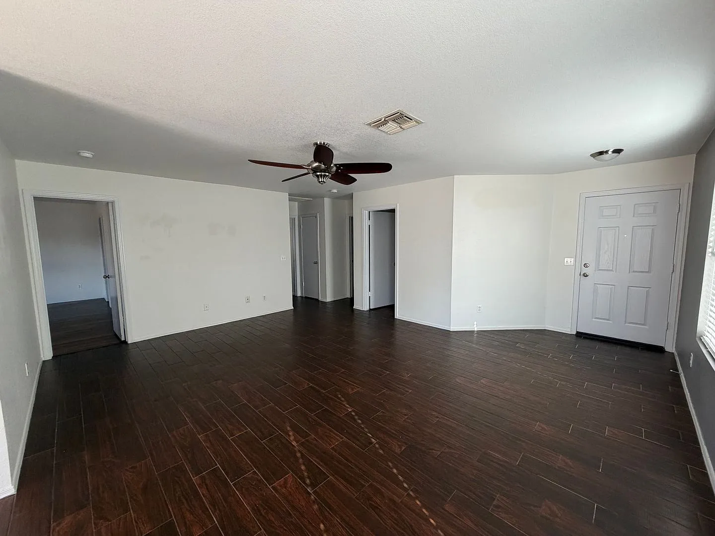 3 bed, 2.0 bath, 1205 sqft, $1,750 — Photo 2