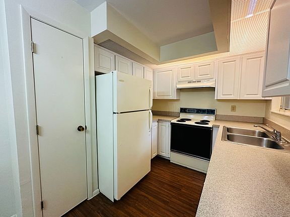 3rd image of 1568 Nantucket Ct