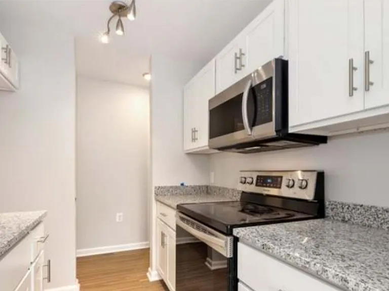 6425 Richmond Hwy #301 — Photo 6