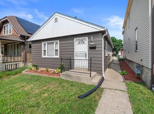 2030 S 77th STREET, West Allis, WI 53219