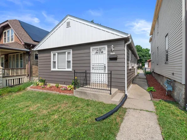 2030 S 77th STREET, West Allis, WI 53219