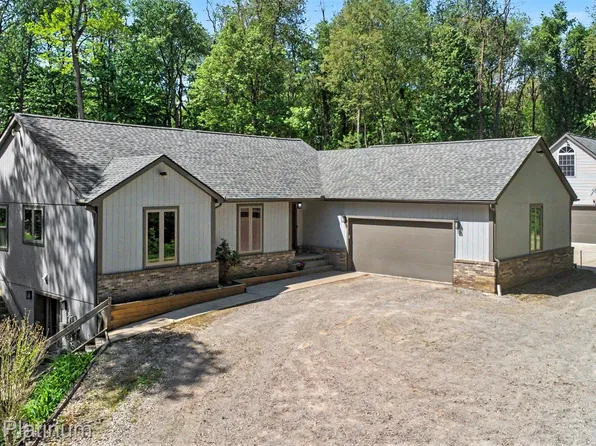 535 Wolfe Rd, Ortonville, MI 48462