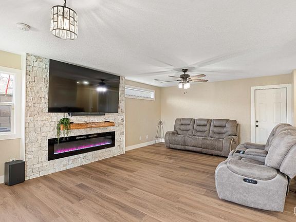 3rd image of 799 Moscato St