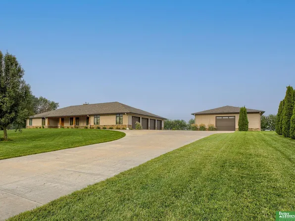 12406 Westridge Rd, Gretna, NE 68028