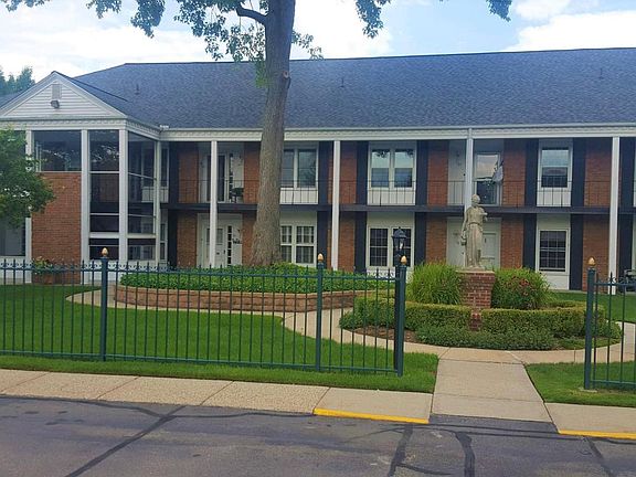 4th image of 2311 Wealthy St SE APT 1