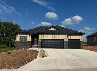 3400 N Marlin Dr, Ozark, MO 65721