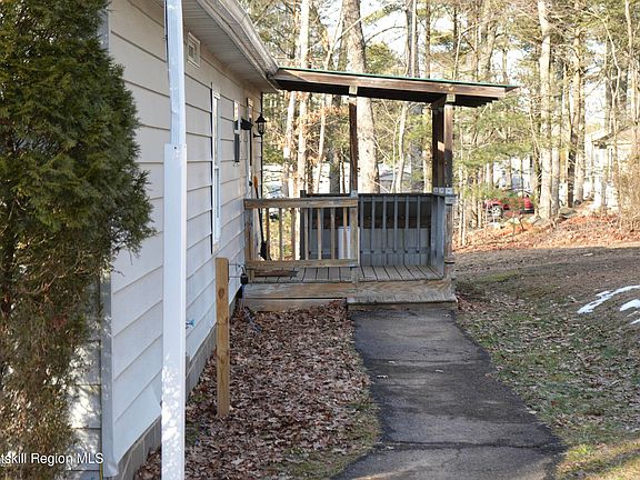 4th image of 30 Spruce Lane