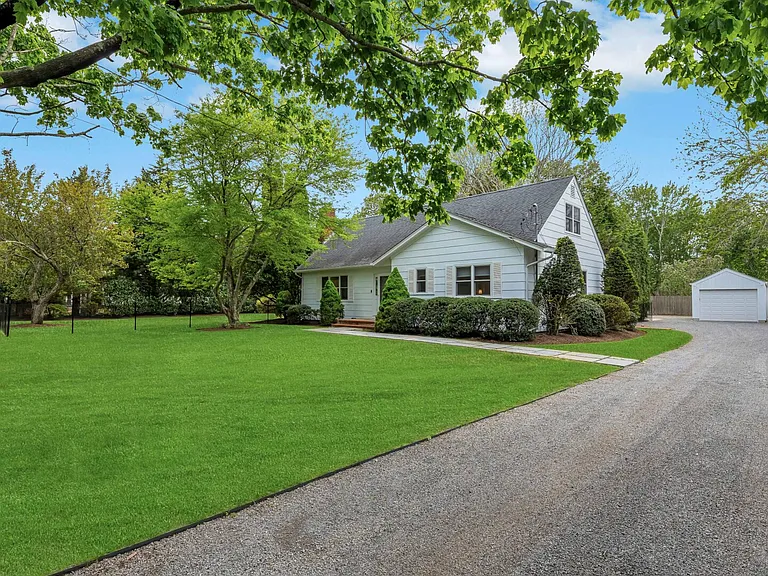10 Barsdis Ln — Photo 40