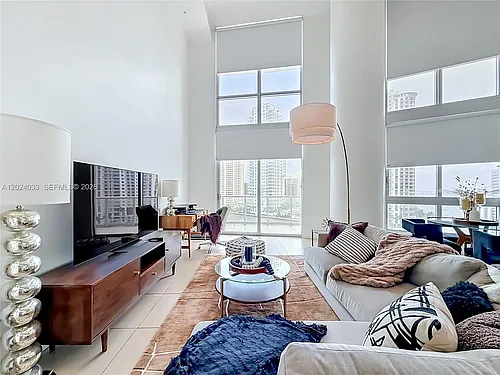 300 S Biscayne Blvd #L-1016 Photo 1